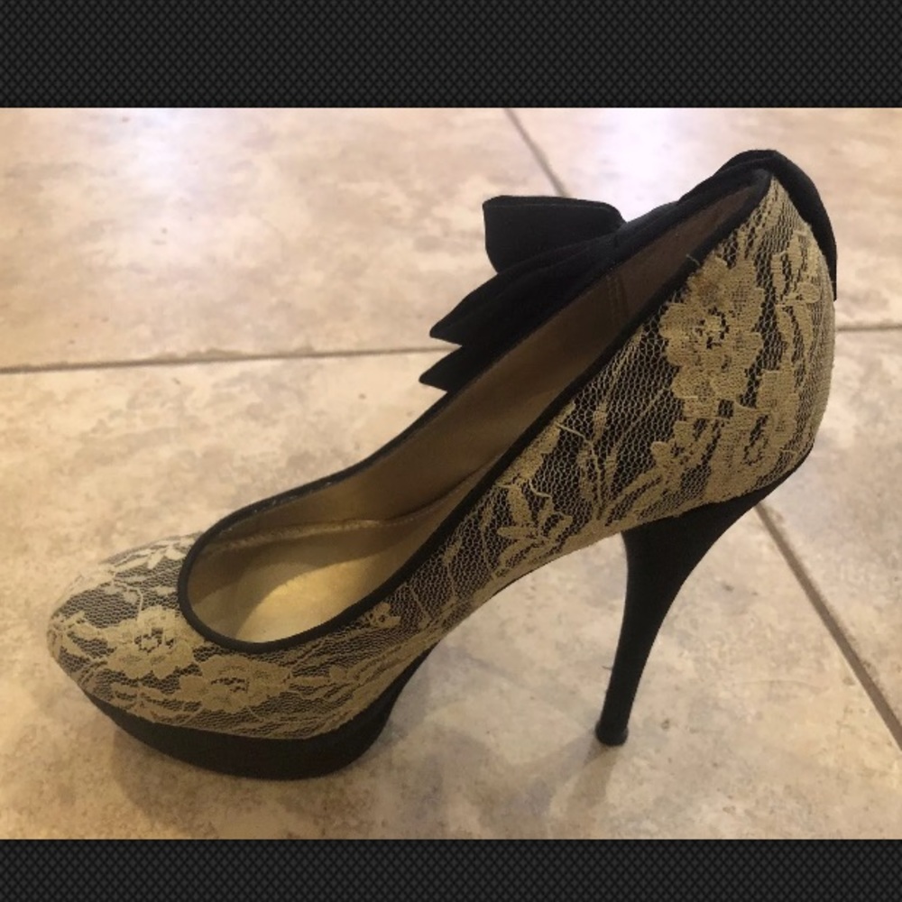 Lacey high heels - black and cream with bows - Picture 4 of 5